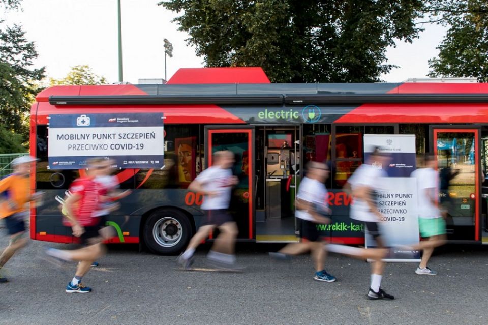 Uczestnicy Silesia Marathonu mogli zaszczepić się przeciwko COVID-19 podczas Biegowego Dnia Otwartego - galeria