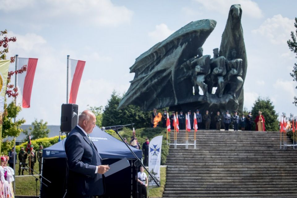 Kopiowanie i rozpowszechnianie zdjęć bez zgody autora zabronione. Wojewódzkie obchody Święta Wojska Polskiego - galeria