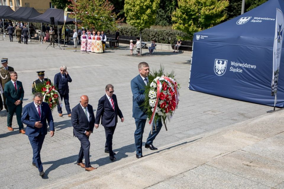 Kopiowanie i rozpowszechnianie zdjęć bez zgody autora zabronione. Wojewódzkie obchody Święta Wojska Polskiego - galeria