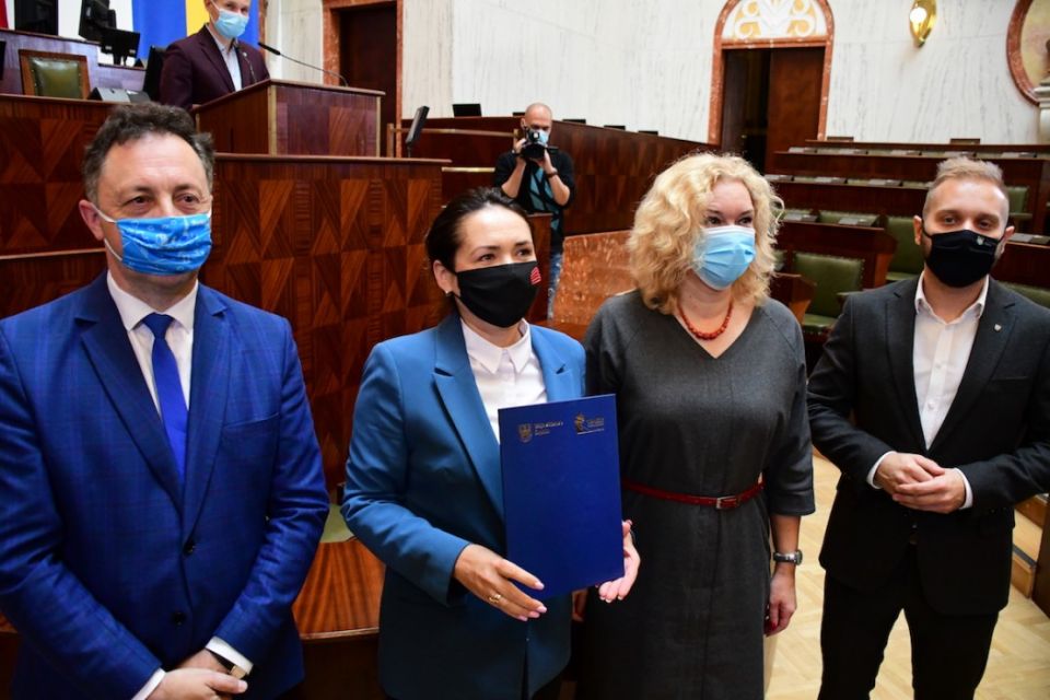 12 gmin otrzymało wsparcie z Województwa Śląskiego na budowę lokalnych dróg dojazdowych - galeria