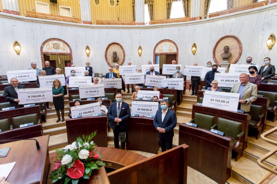 Blisko milion złotych dla śląskich ogródków działkowych - galeria