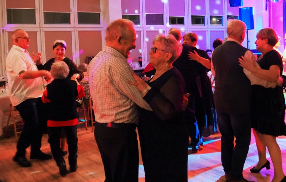 Kopiowanie i rozpowszechnianie zdjęć bez zgody autora zabronione. Prywatka Seniora w Kochłowicach - galeria