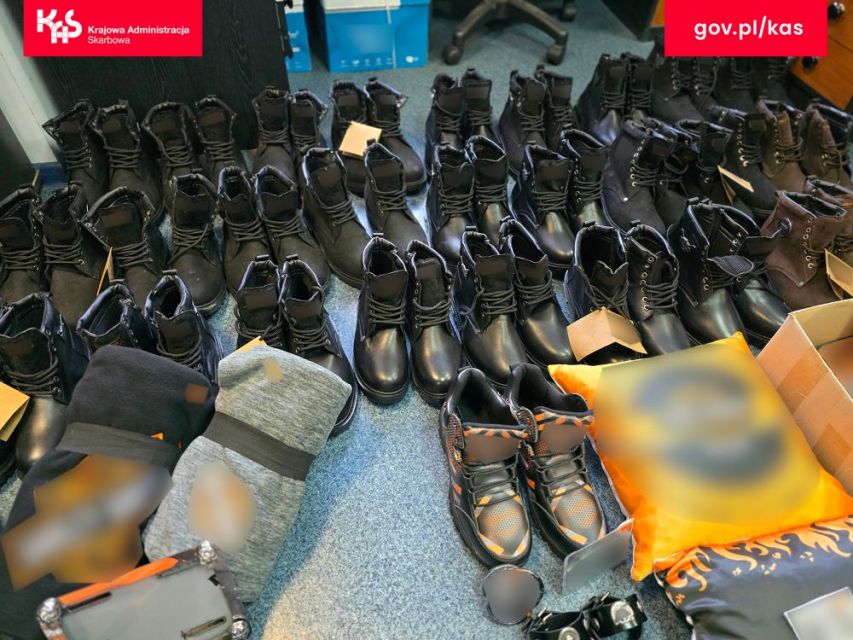 Śląska KAS zatrzymuje podrabiane towary o wartości 70 tys. zł w Częstochowie - galeria