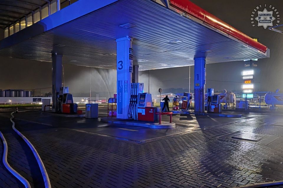 Groźne uszkodzenie dystrybutora LPG na stacji w Mysłowicach - galeria