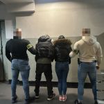 Zatrzymani z łupem, narkotykami i bronią. Policyjna kontrola ujawnia wszystko! - galeria