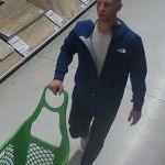 Kopiowanie i rozpowszechnianie zdjęć bez zgody autora zabronione. Kradzież w markecie w Katowicach. Rozpoznajesz tego mężczyznę? - galeria
