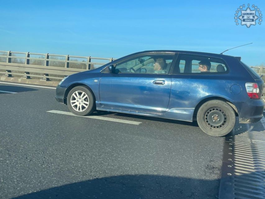 Pościg na autostradzie A1. Ucieczka przed policją zakończona kolizją. - galeria
