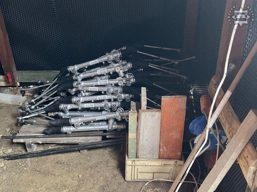 Policja rozbiła gang złodziei – kradli z pociągów towary warte miliony - galeria