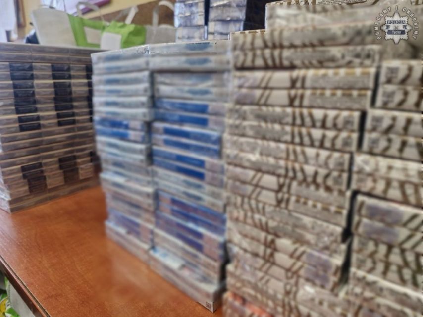 Ponad 65 tys. papierosów i 117 kg tytoniu przejęte w Tychach - galeria