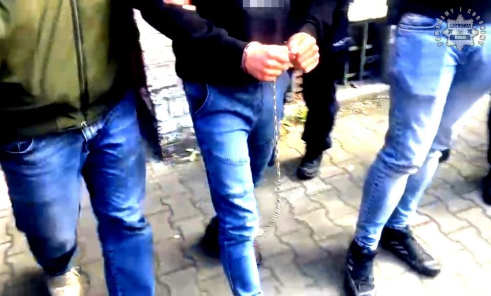 Policjanci z Katowic i Bytomia udaremnili przemyt 24 kg narkotyków - galeria