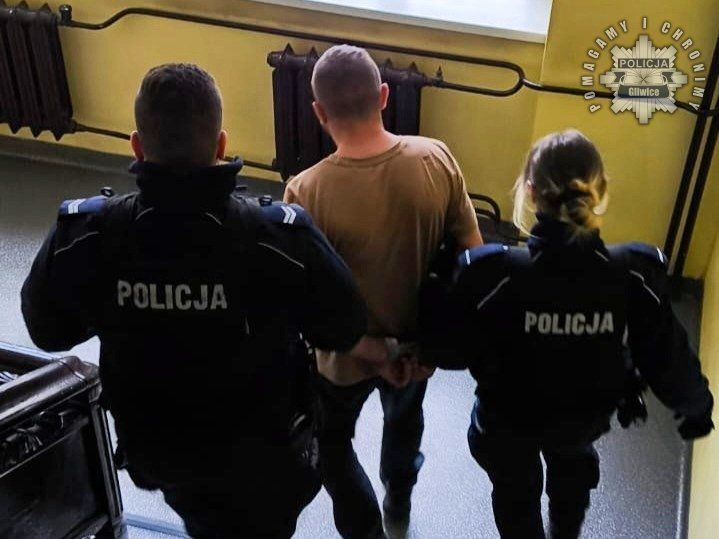 Agresywni mężczyźni zatrzymani po brutalnym rozboju i podpaleniu w Pyskowicach - galeria