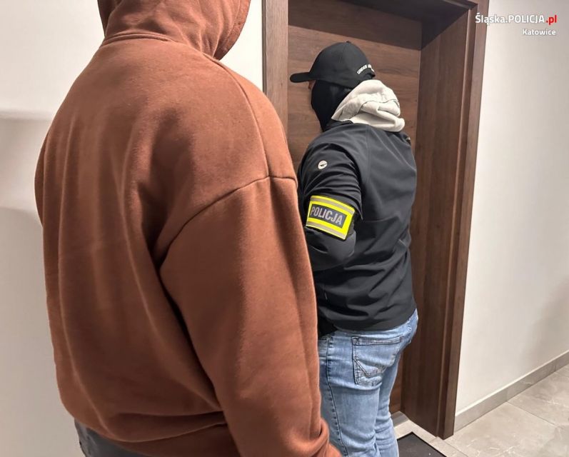 Narkotyki, broń i aresztowania – spektakularna akcja policji przeciw pseudokibicom! [FOTO] - galeria