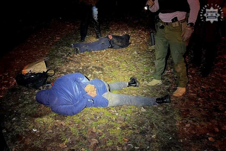 Policja rozbiła gang złodziei aut premium. Grozi im 20 lat więzienia! - galeria