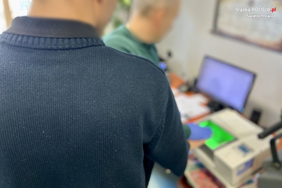 Świętochłowice: Wjechał Camaro w karetkę. 26-latek był pijany i poszukiwany! - galeria