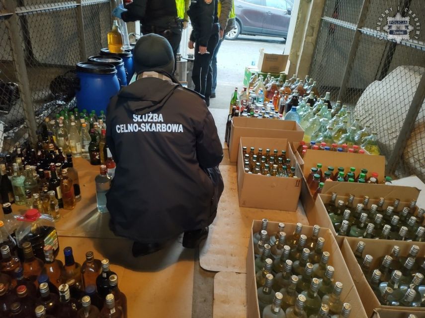 Zlikwidowana nielegalna bimbrownia w powiecie żywieckim [FOTO] - galeria