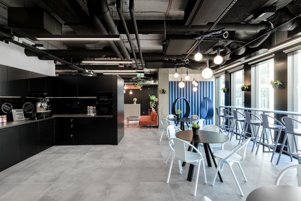 Kopiowanie i rozpowszechnianie zdjęć bez zgody autora zabronione. All inclusive przez cały rok. Sprawdź, jak działa biuro CitySpace Face2Face. Za darmo!  - galeria