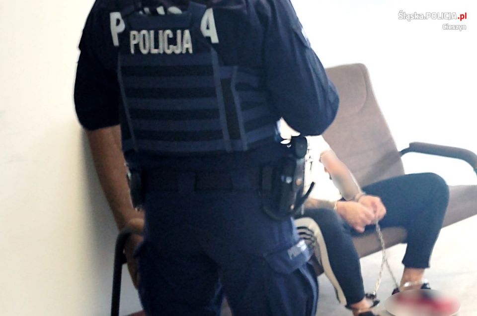 Płynna amfetamina w posiadaniu 49-latka z Cieszyna. Z zabezpieczonej substancji można było wytworzyć 4 kg narkotyku! - galeria