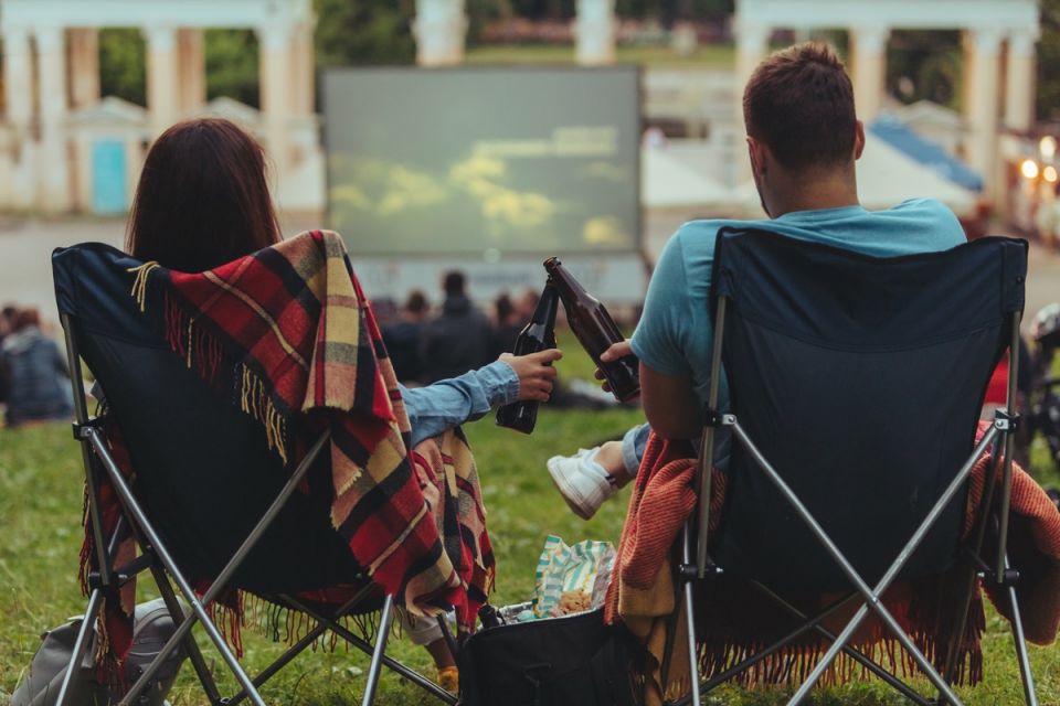 Kopiowanie i rozpowszechnianie zdjęć bez zgody autora zabronione. Wakacyjne "kino pod chmurką": Gdzie obejrzeć filmy na Śląsku? - galeria