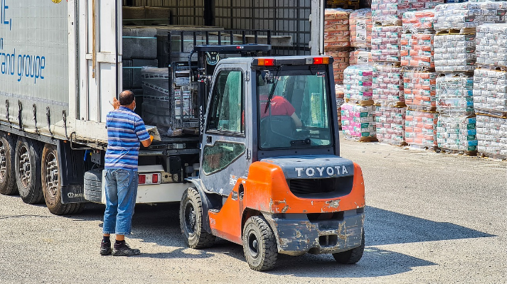 Kopiowanie i rozpowszechnianie zdjęć bez zgody autora zabronione. Praca operatora wózka widłowego - co warto wiedzieć? - galeria