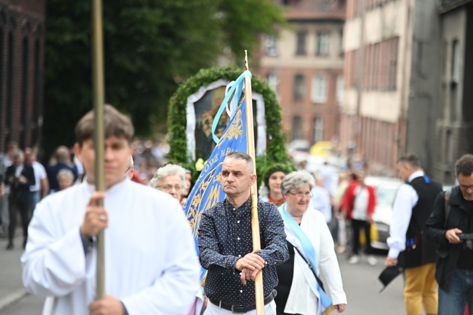 Świętochłowice: Tradycyjna procesja Bożego Ciała przeszła ulicami Lipin [ZDJĘCIA] - galeria