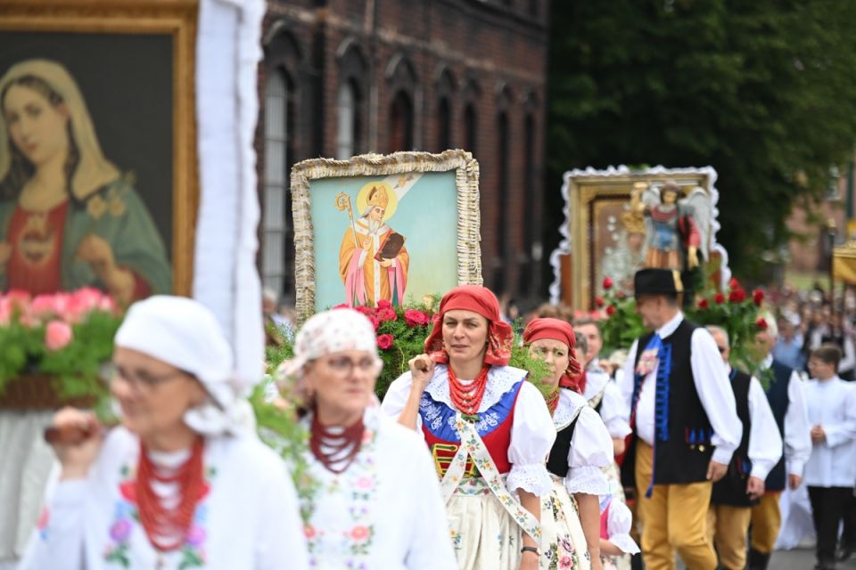 Świętochłowice: Tradycyjna procesja Bożego Ciała przeszła ulicami Lipin [ZDJĘCIA] - galeria