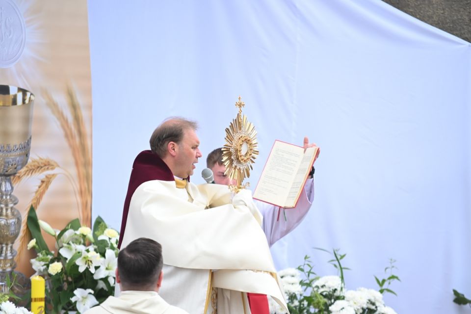 Świętochłowice: Tradycyjna procesja Bożego Ciała przeszła ulicami Lipin [ZDJĘCIA] - galeria