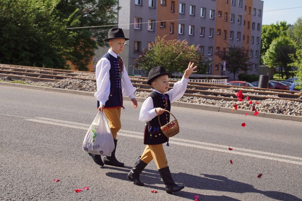 Świętochłowice: Tradycyjna procesja Bożego Ciała przeszła ulicami Lipin [ZDJĘCIA] - galeria