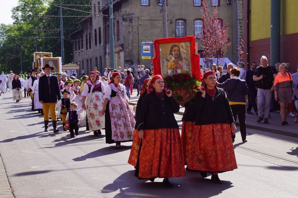 Świętochłowice: Tradycyjna procesja Bożego Ciała przeszła ulicami Lipin [ZDJĘCIA] - galeria