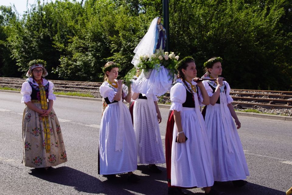 Świętochłowice: Tradycyjna procesja Bożego Ciała przeszła ulicami Lipin [ZDJĘCIA] - galeria