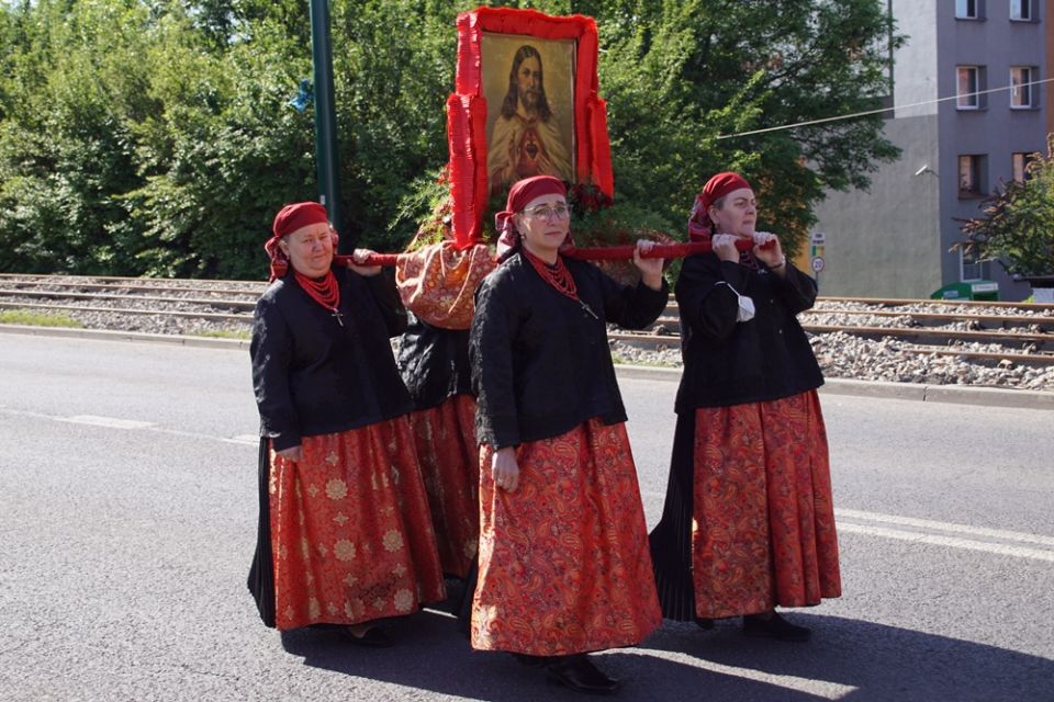 Świętochłowice: Tradycyjna procesja Bożego Ciała przeszła ulicami Lipin [ZDJĘCIA] - galeria