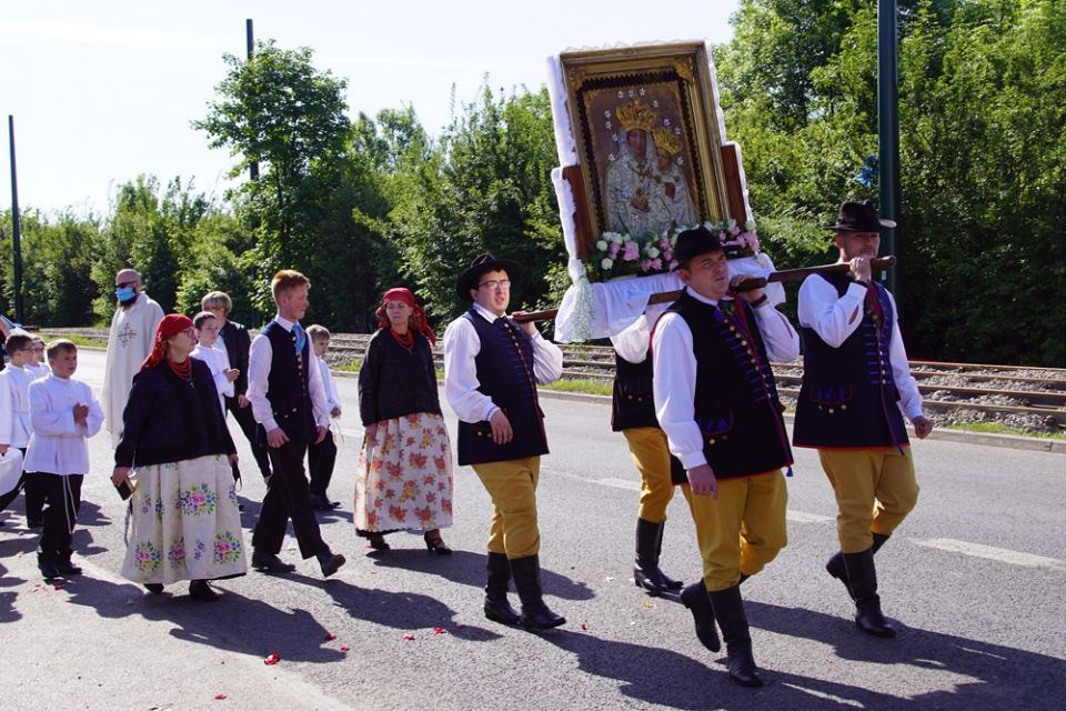 Świętochłowice: Tradycyjna procesja Bożego Ciała przeszła ulicami Lipin [ZDJĘCIA] - galeria