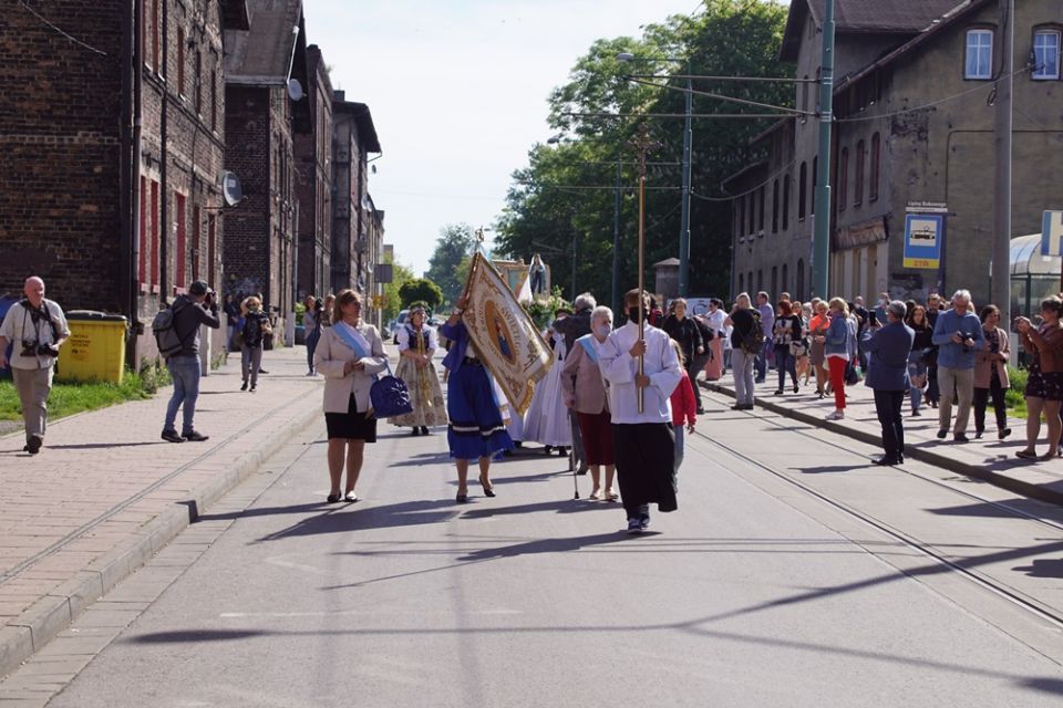 Świętochłowice: Tradycyjna procesja Bożego Ciała przeszła ulicami Lipin [ZDJĘCIA] - galeria