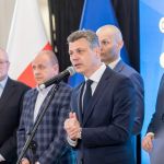 Kopiowanie i rozpowszechnianie zdjęć bez zgody autora zabronione. II edycja Marszałkowskiego Programu Poprawy Jakości Powietrza. Wręczono czeki na projekty - galeria