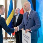 Kopiowanie i rozpowszechnianie zdjęć bez zgody autora zabronione. II edycja Marszałkowskiego Programu Poprawy Jakości Powietrza. Wręczono czeki na projekty - galeria