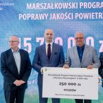 Kopiowanie i rozpowszechnianie zdjęć bez zgody autora zabronione. II edycja Marszałkowskiego Programu Poprawy Jakości Powietrza. Wręczono czeki na projekty - galeria