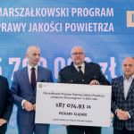 Kopiowanie i rozpowszechnianie zdjęć bez zgody autora zabronione. II edycja Marszałkowskiego Programu Poprawy Jakości Powietrza. Wręczono czeki na projekty - galeria