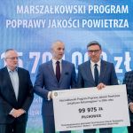 Kopiowanie i rozpowszechnianie zdjęć bez zgody autora zabronione. II edycja Marszałkowskiego Programu Poprawy Jakości Powietrza. Wręczono czeki na projekty - galeria