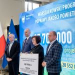 Kopiowanie i rozpowszechnianie zdjęć bez zgody autora zabronione. II edycja Marszałkowskiego Programu Poprawy Jakości Powietrza. Wręczono czeki na projekty - galeria