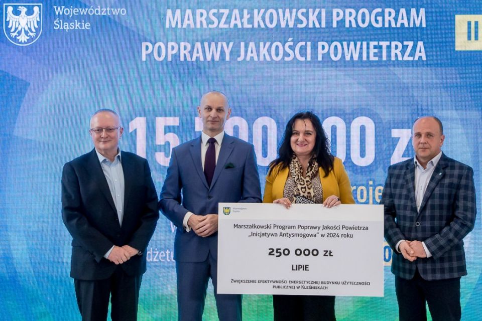 II edycja Marszałkowskiego Programu Poprawy Jakości Powietrza. Wręczono czeki na projekty - galeria