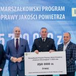 Kopiowanie i rozpowszechnianie zdjęć bez zgody autora zabronione. II edycja Marszałkowskiego Programu Poprawy Jakości Powietrza. Wręczono czeki na projekty - galeria