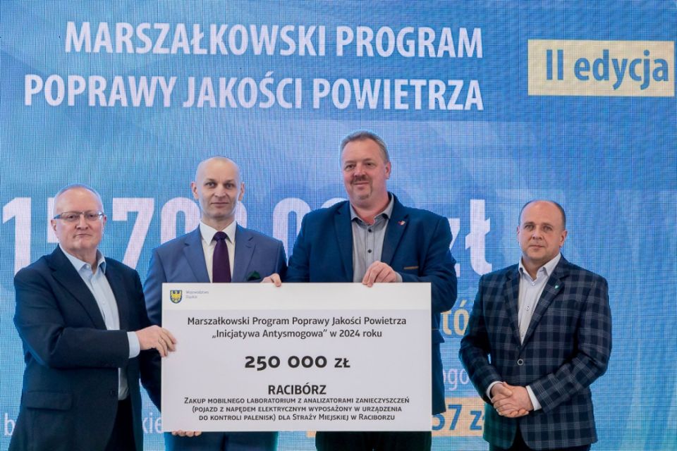 II edycja Marszałkowskiego Programu Poprawy Jakości Powietrza. Wręczono czeki na projekty - galeria