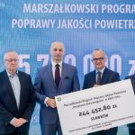 Kopiowanie i rozpowszechnianie zdjęć bez zgody autora zabronione. II edycja Marszałkowskiego Programu Poprawy Jakości Powietrza. Wręczono czeki na projekty - galeria