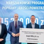 Kopiowanie i rozpowszechnianie zdjęć bez zgody autora zabronione. II edycja Marszałkowskiego Programu Poprawy Jakości Powietrza. Wręczono czeki na projekty - galeria
