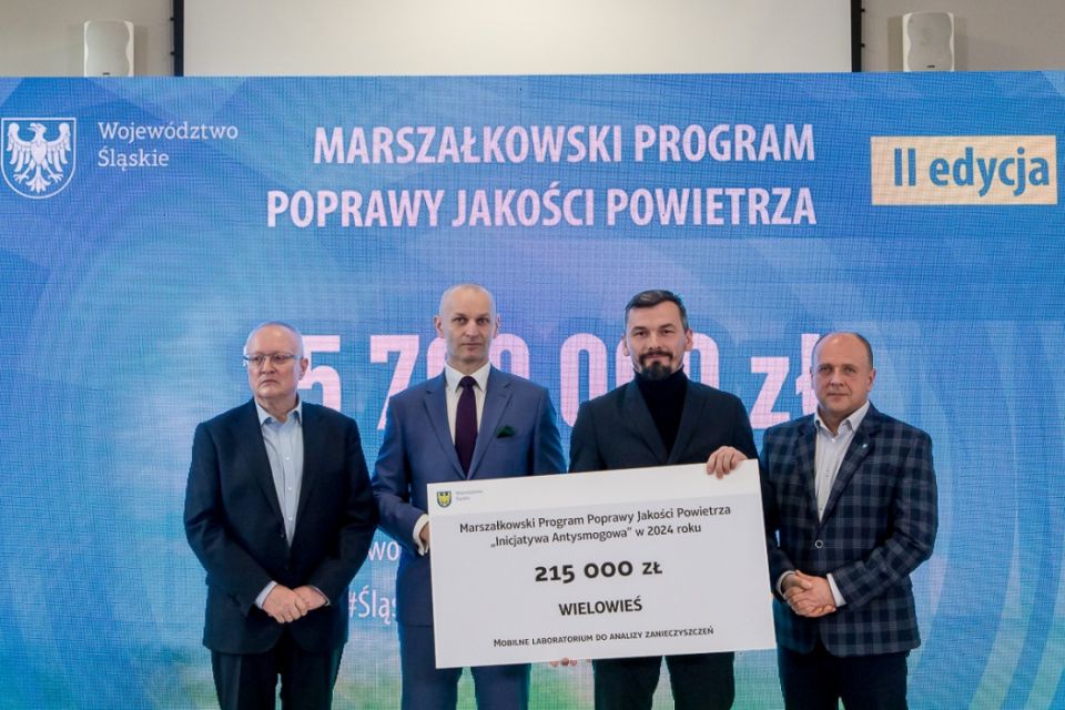 II edycja Marszałkowskiego Programu Poprawy Jakości Powietrza. Wręczono czeki na projekty - galeria