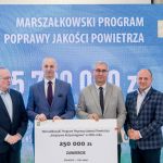 Kopiowanie i rozpowszechnianie zdjęć bez zgody autora zabronione. II edycja Marszałkowskiego Programu Poprawy Jakości Powietrza. Wręczono czeki na projekty - galeria