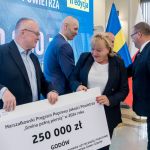 Kopiowanie i rozpowszechnianie zdjęć bez zgody autora zabronione. II edycja Marszałkowskiego Programu Poprawy Jakości Powietrza. Wręczono czeki na projekty - galeria