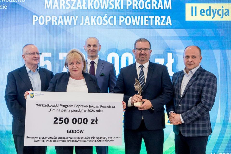 II edycja Marszałkowskiego Programu Poprawy Jakości Powietrza. Wręczono czeki na projekty - galeria
