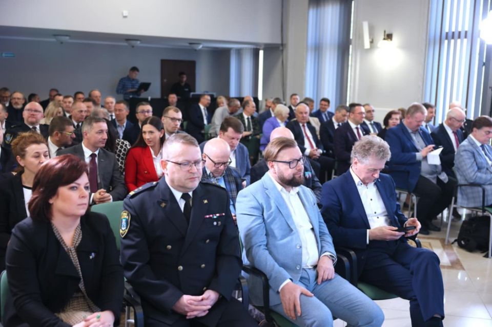 II edycja Marszałkowskiego Programu Poprawy Jakości Powietrza. Wręczono czeki na projekty - galeria