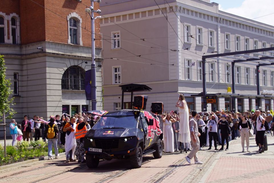 Studenci przejęli klucze do miasta! Ulicami Katowic przeszedł Wielki Korowód Studencki! - galeria