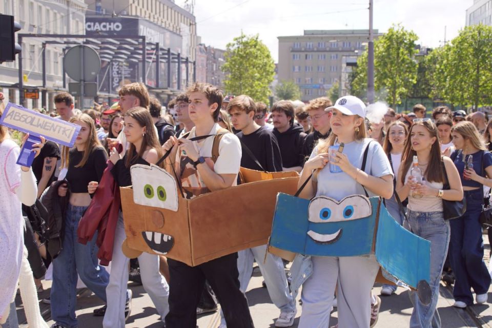 Studenci przejęli klucze do miasta! Ulicami Katowic przeszedł Wielki Korowód Studencki! - galeria